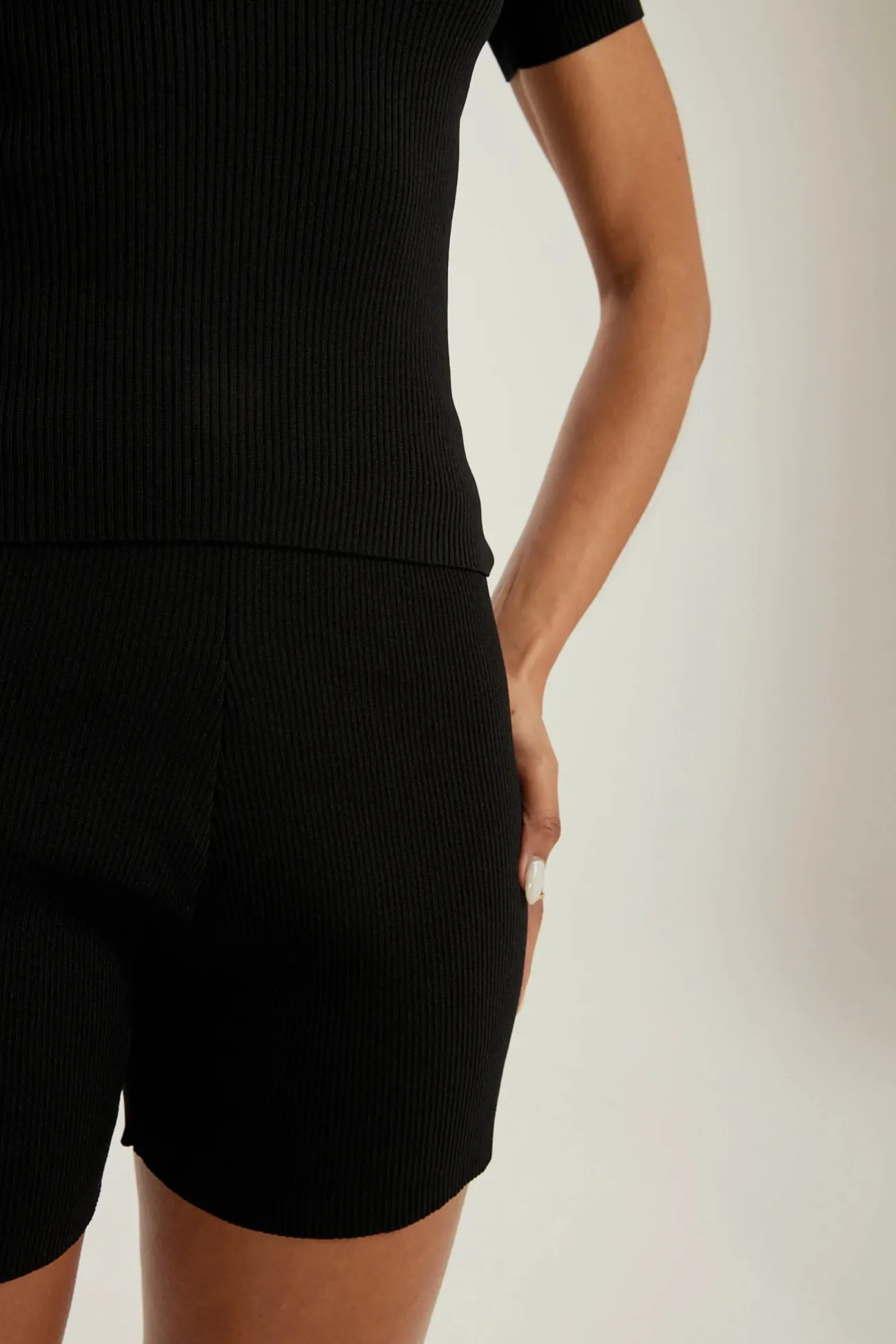 Amelia Rib Short<ALL FENIX Hot