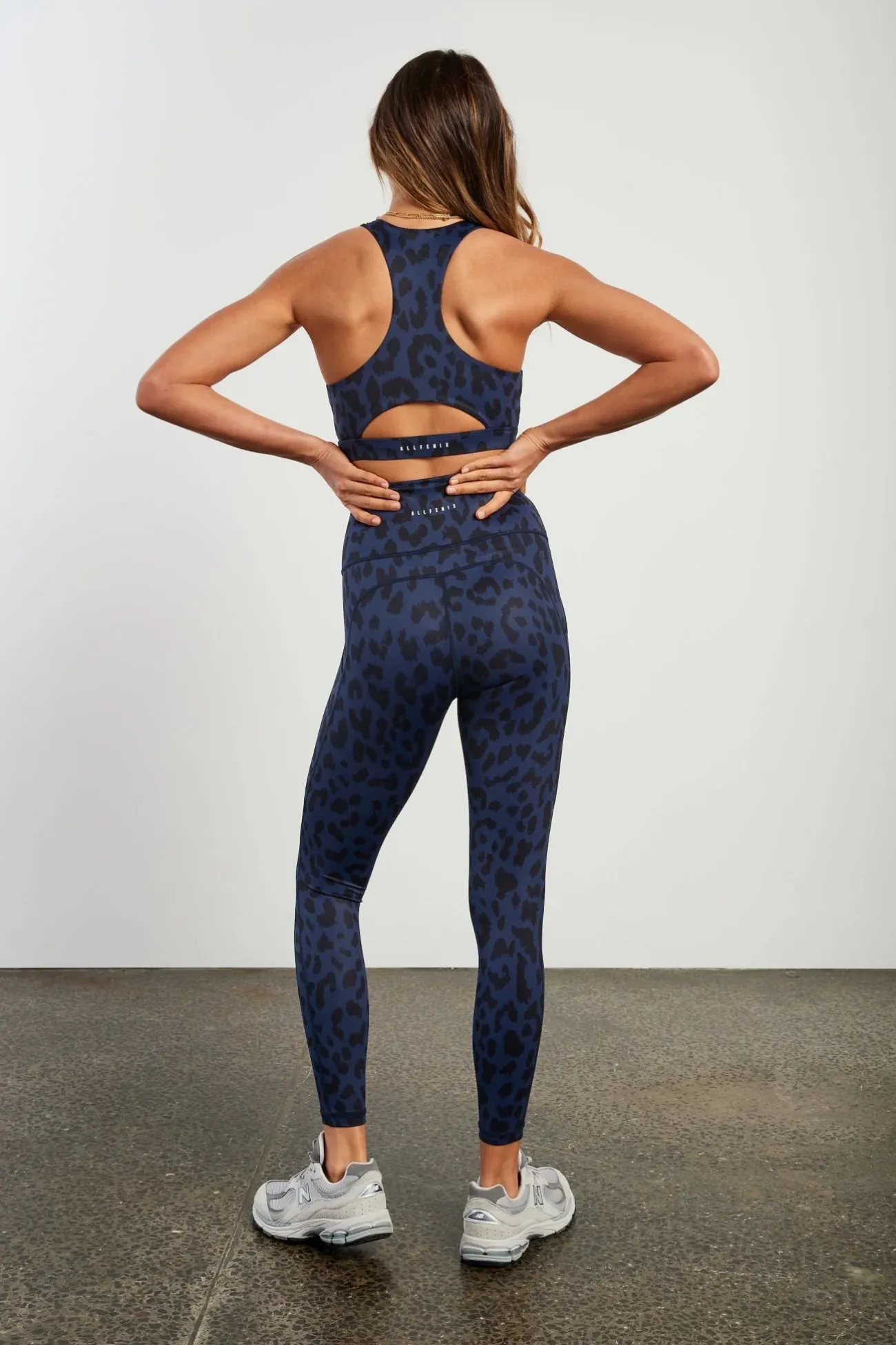 Oversized Cheetah Mid Racer Sports Bra<ALL FENIX Clearance