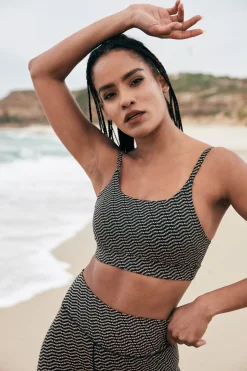 Waves Signature Sports Bra<ALL FENIX Best